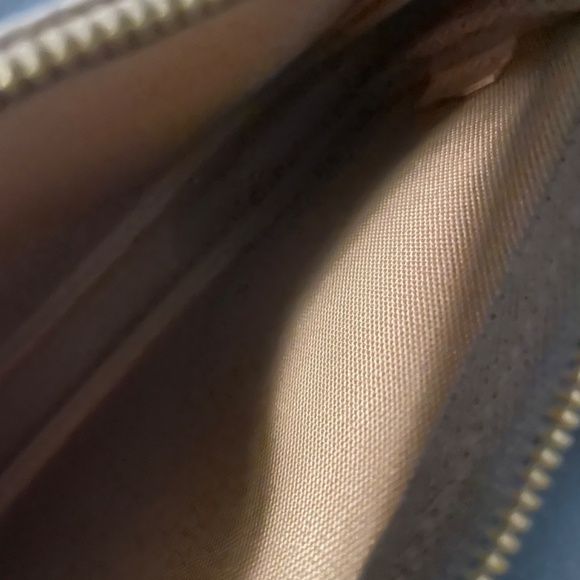 LV purse - Picture 2 of 2